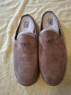 UGG Chestnut Slip-On Suede Shearling-Lined Slippers Size 12